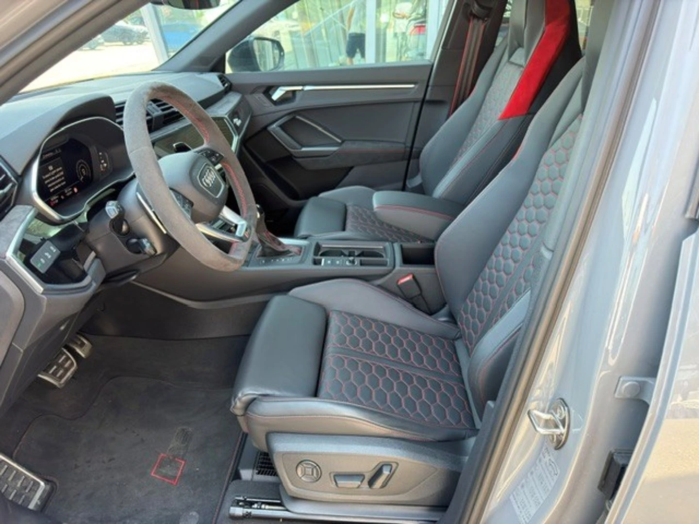 Audi Q3 Audi RS Q3 Sportback 2.5 TFSI quattro, снимка 11 - Автомобили и джипове - 54262956