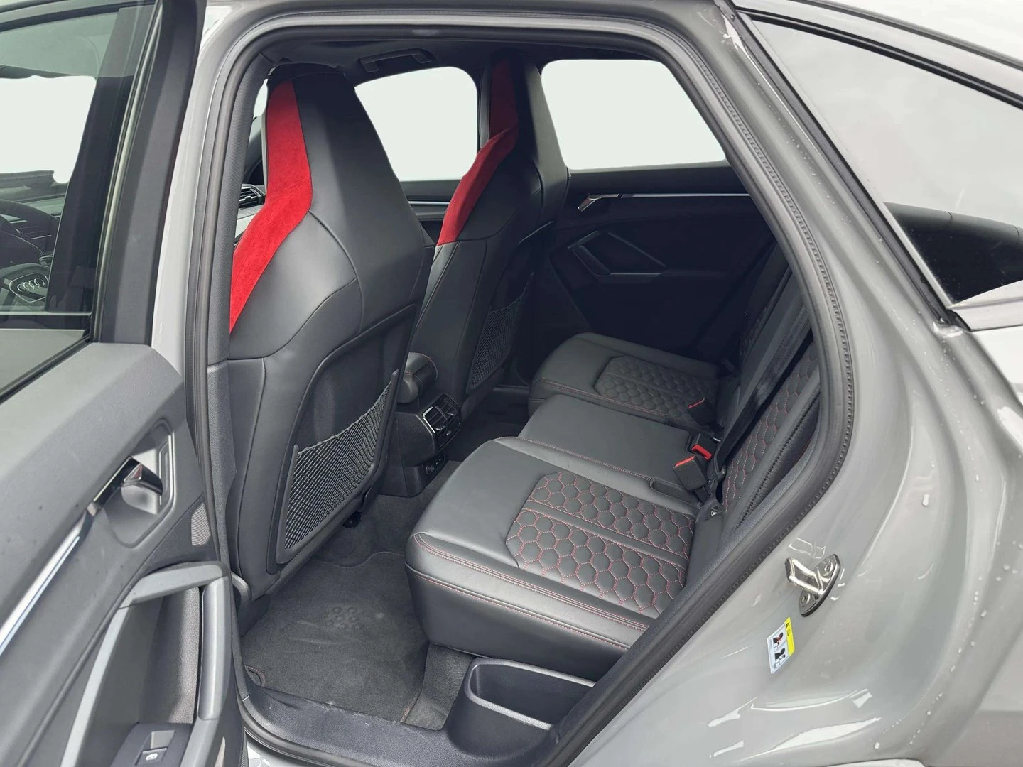Audi Q3 Audi RS Q3 Sportback 2.5 TFSI quattro, снимка 8 - Автомобили и джипове - 54262956