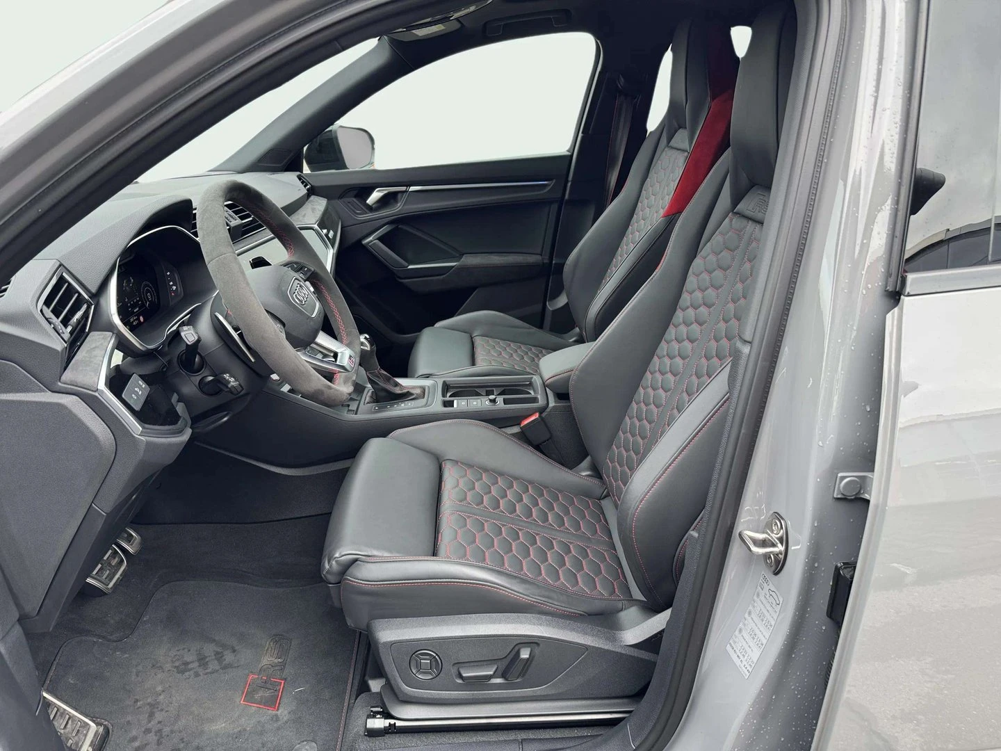 Audi Q3 Audi RS Q3 Sportback 2.5 TFSI quattro, снимка 6 - Автомобили и джипове - 54262956