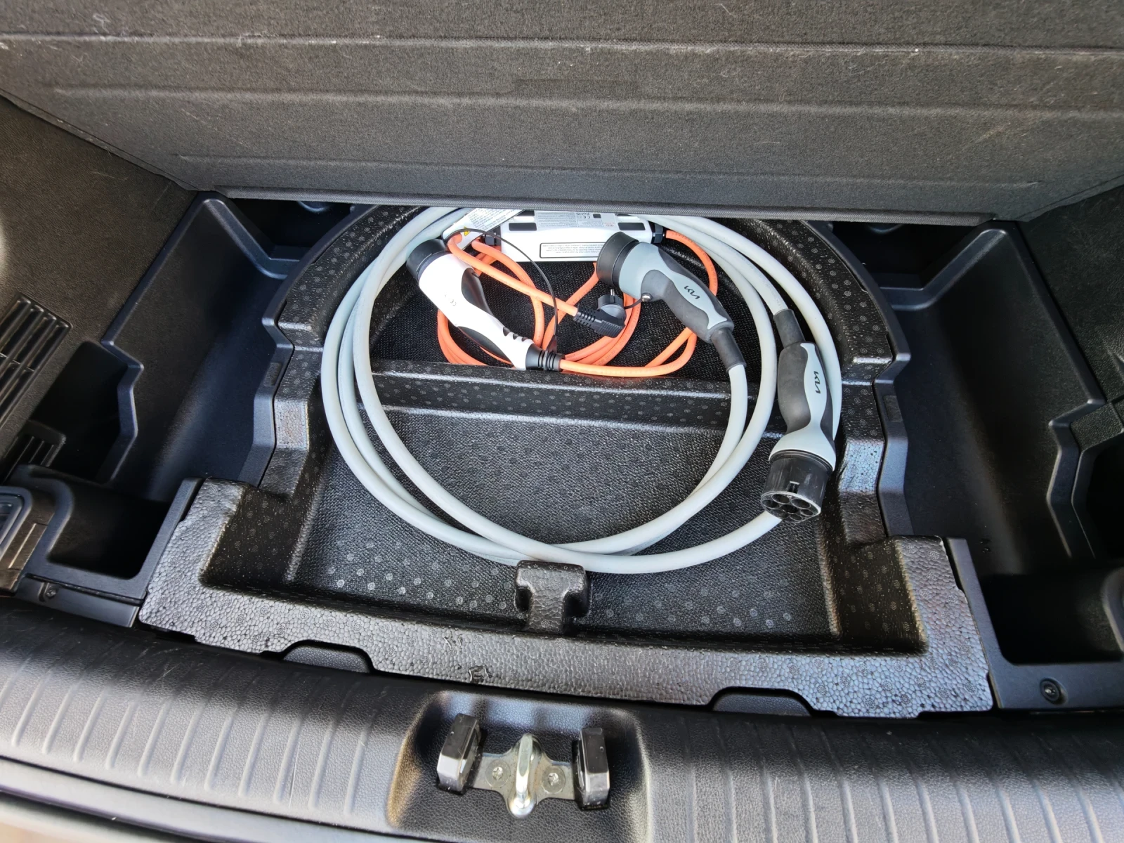 Kia Niro Zero Eission, снимка 13 - Автомобили и джипове - 53749141