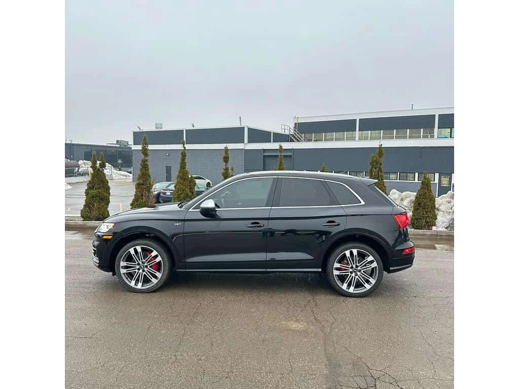 Audi SQ5 TFSI Quattro Technik/ДИСТРОНИК/ПАНОРАМА/ЦЕНА ДО БГ, снимка 3 - Автомобили и джипове - 53912165