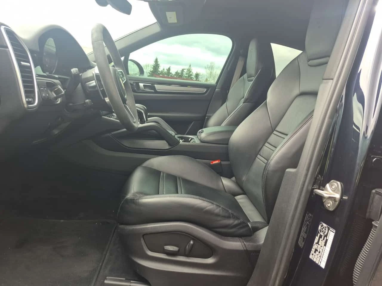 Porsche Cayenne Coupe * PLATINUM EDITION * Без инциденти * CARFAX , снимка 8 - Автомобили и джипове - 54396505