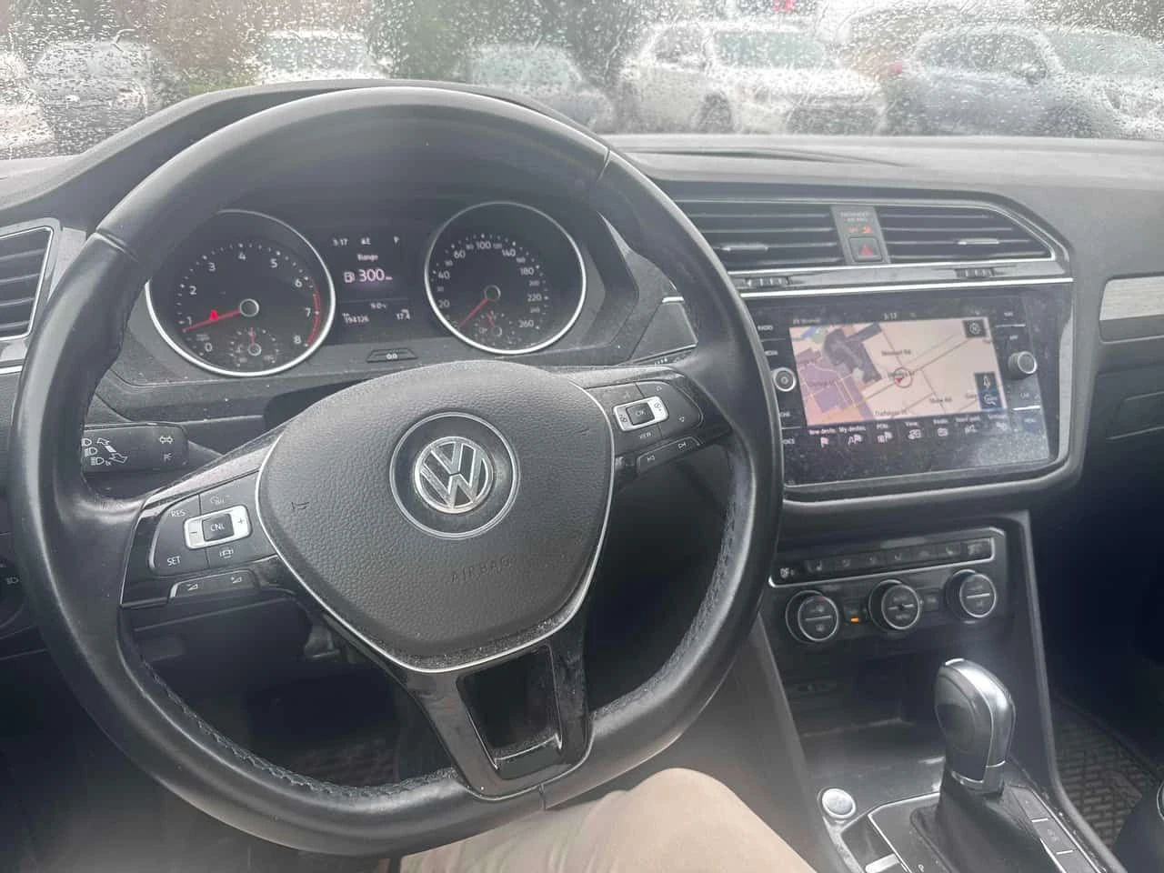 VW Tiguan Comfortline/CARFAX/Кожа/Подгрев/Панорама/, снимка 9 - Автомобили и джипове - 54402903