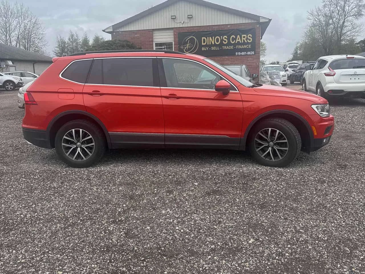 VW Tiguan Comfortline/CARFAX/Кожа/Подгрев/Панорама/, снимка 3 - Автомобили и джипове - 54402903