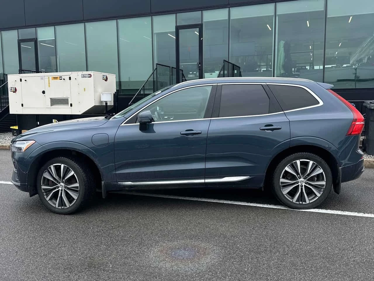 Volvo XC60 Inscription /360/DIS/BOWERS&WILKINS/АВТОКРЕДИТ, снимка 2 - Автомобили и джипове - 54678733