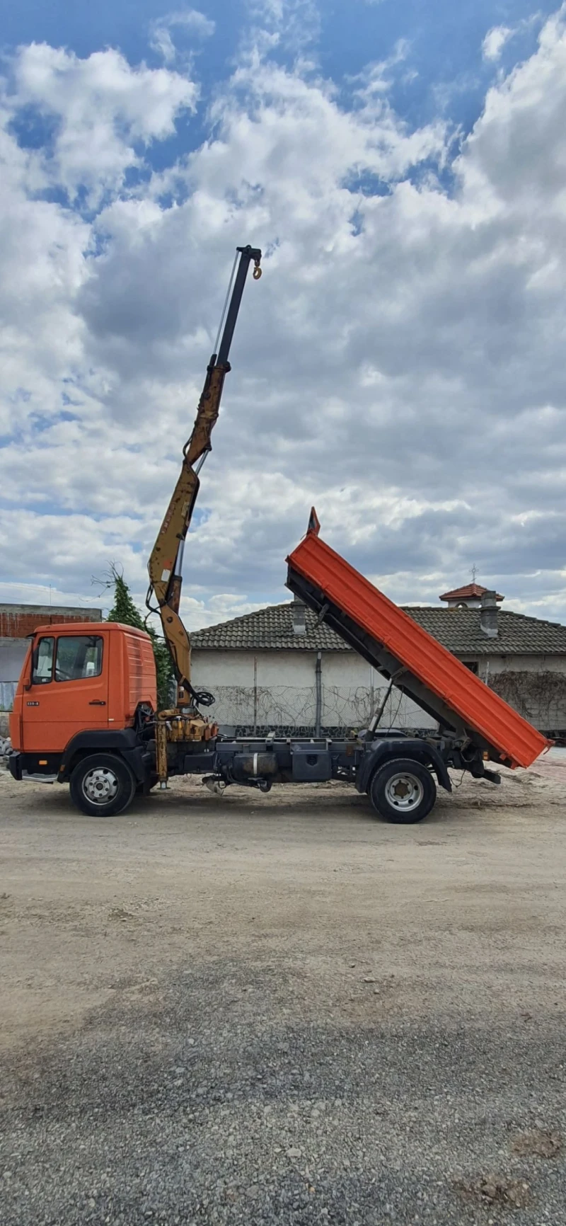 Mercedes-Benz 814 САМОСВАЛ С КРАН HIAB 060, снимка 8 - Камиони - 48736277