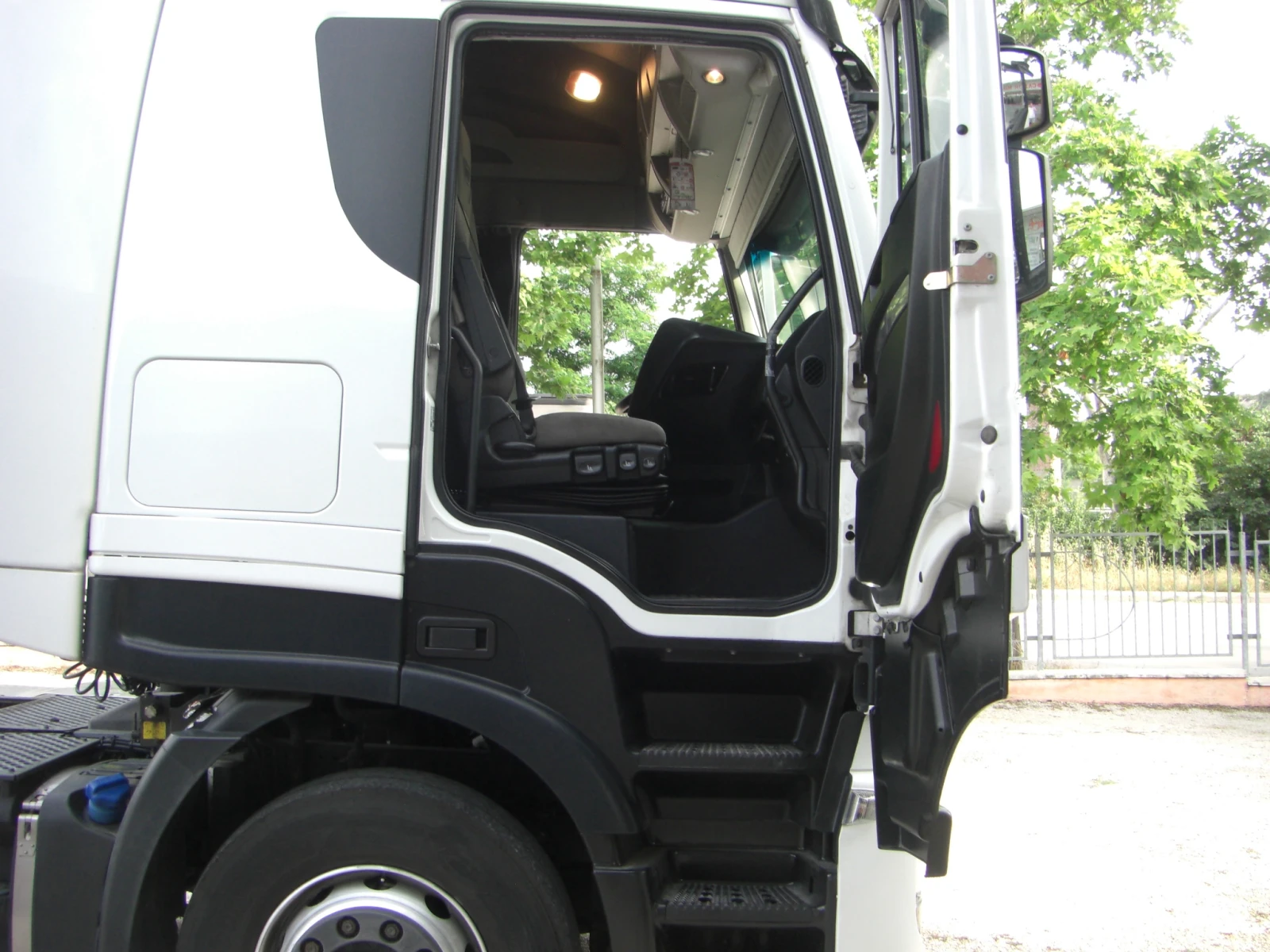 Iveco Stralis 460 EURO 6 HI-WAY AVTOMAT, снимка 11 - Камиони - 54962054