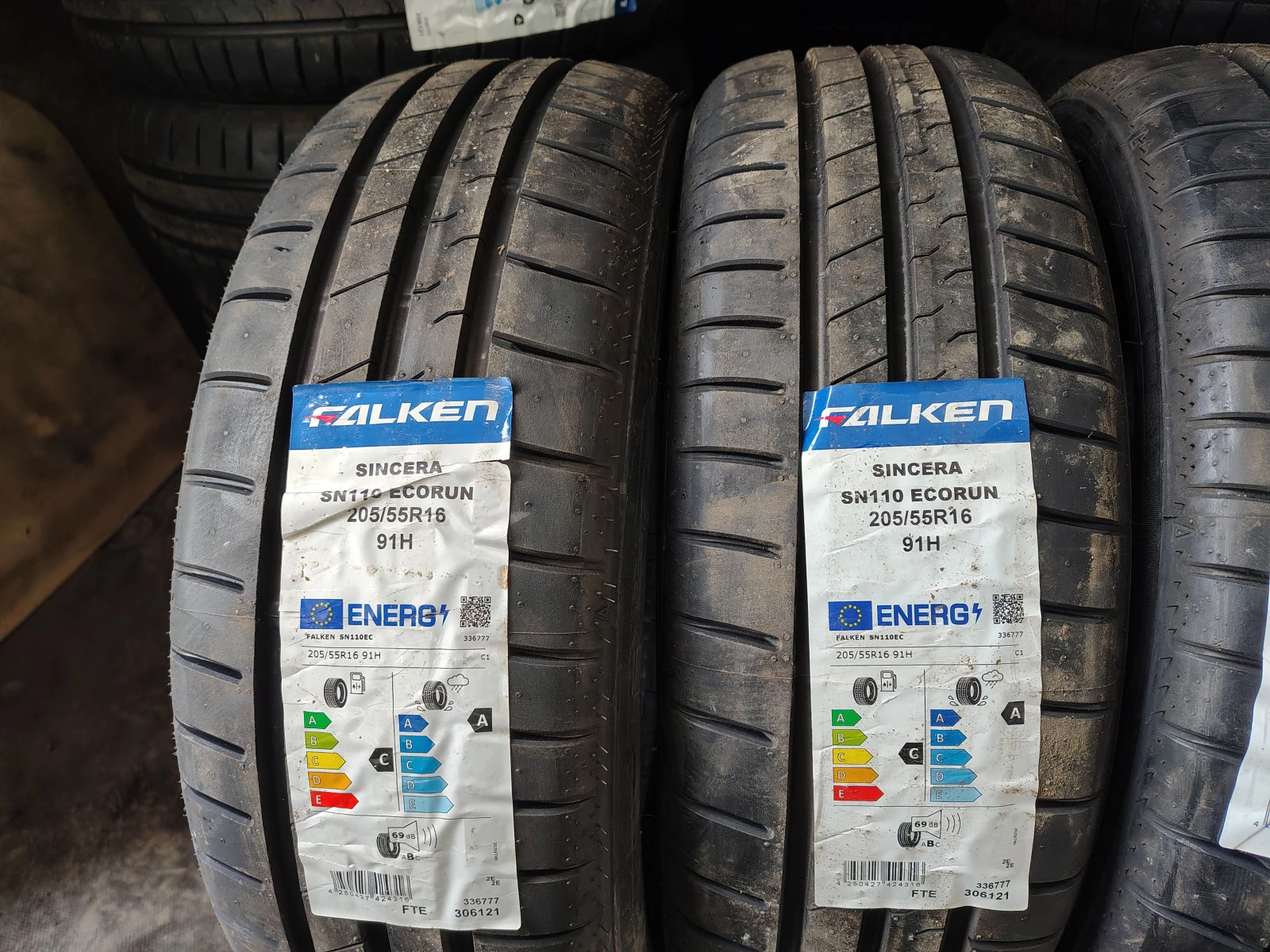 Гуми Летни 205/55R16, снимка 3 - Гуми и джанти - 55840370