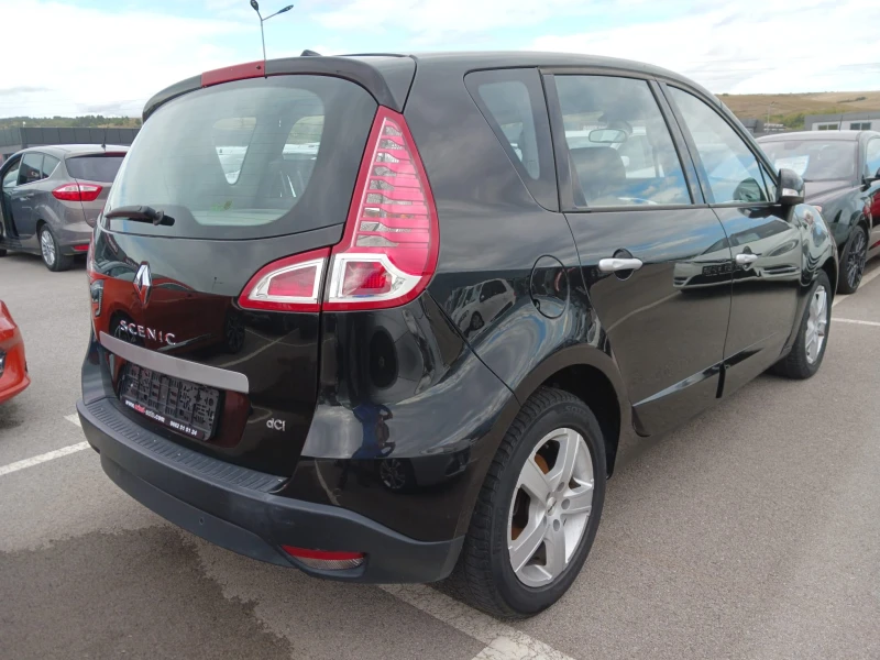 Renault Scenic 1.5 dci , снимка 4 - Автомобили и джипове - 47267116