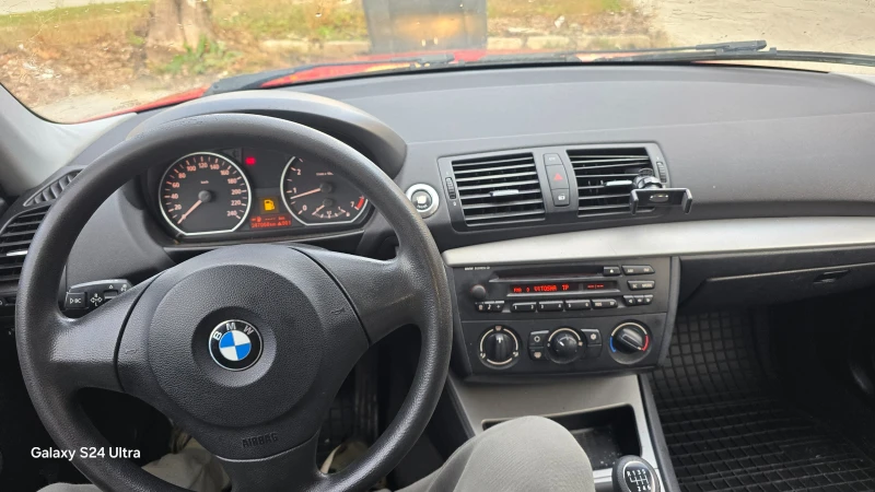 BMW 120 2.0i, снимка 13 - Автомобили и джипове - 48338835