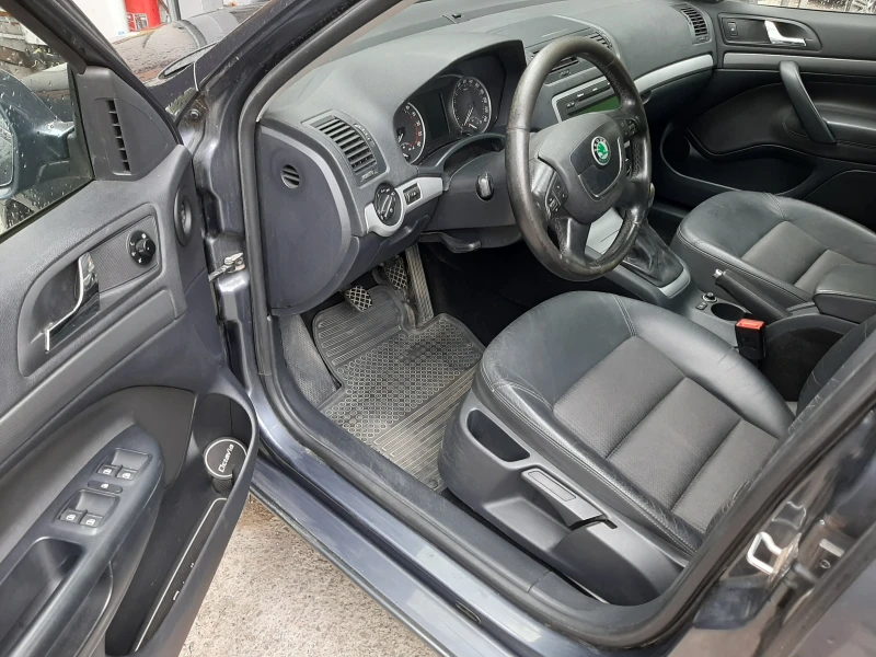 Skoda Octavia 1.6 TDI, снимка 6 - Автомобили и джипове - 51400828