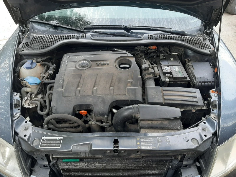 Skoda Octavia 1.6 TDI, снимка 9 - Автомобили и джипове - 51400828