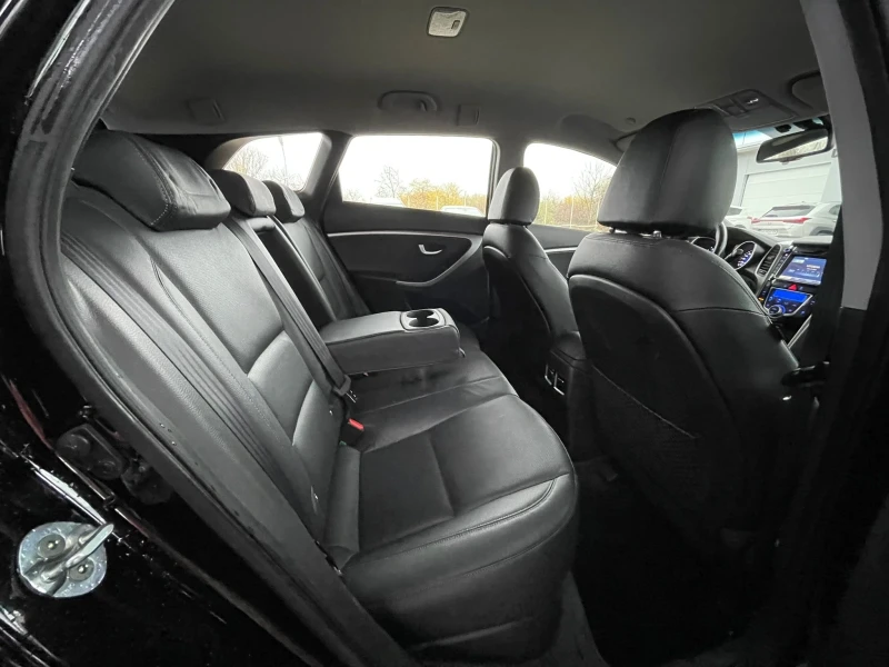 Hyundai I30 1.6/Auto/Обдухване , снимка 11 - Автомобили и джипове - 52583344