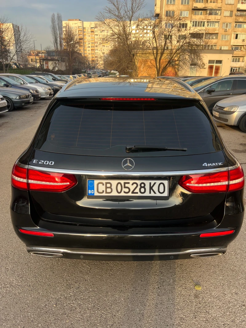 Mercedes-Benz E 200, снимка 2 - Автомобили и джипове - 52860753