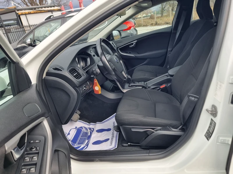 Volvo V40, снимка 8 - Автомобили и джипове - 53014189