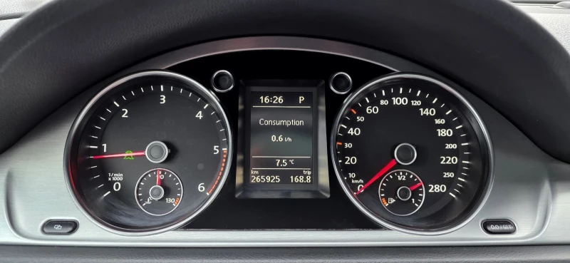 VW CC 2.0 TDI, снимка 9 - Автомобили и джипове - 53275177