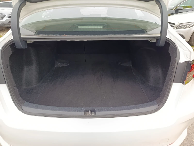 Toyota Corolla 1.5 DYNAMIC FORCE, снимка 13 - Автомобили и джипове - 53563481