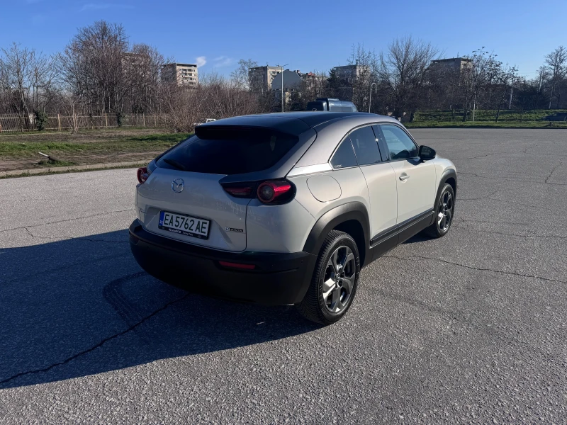 Mazda MX-30 35.5kWh PREMIUM | 360  | BOSE | Панорама | HUD, снимка 4 - Автомобили и джипове - 53595407