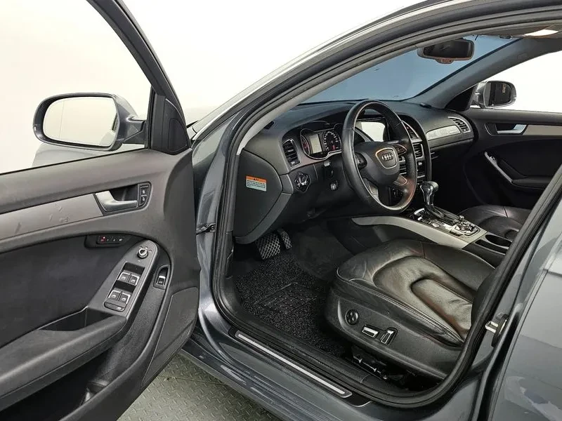 Audi A4 2.0 TFSI Quattro, снимка 10 - Автомобили и джипове - 54548636