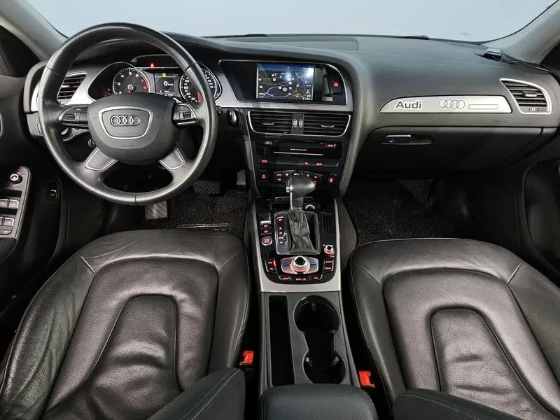 Audi A4 2.0 TFSI Quattro, снимка 7 - Автомобили и джипове - 54548636