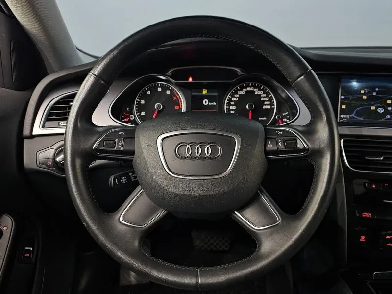 Audi A4 2.0 TFSI Quattro, снимка 13 - Автомобили и джипове - 54548636