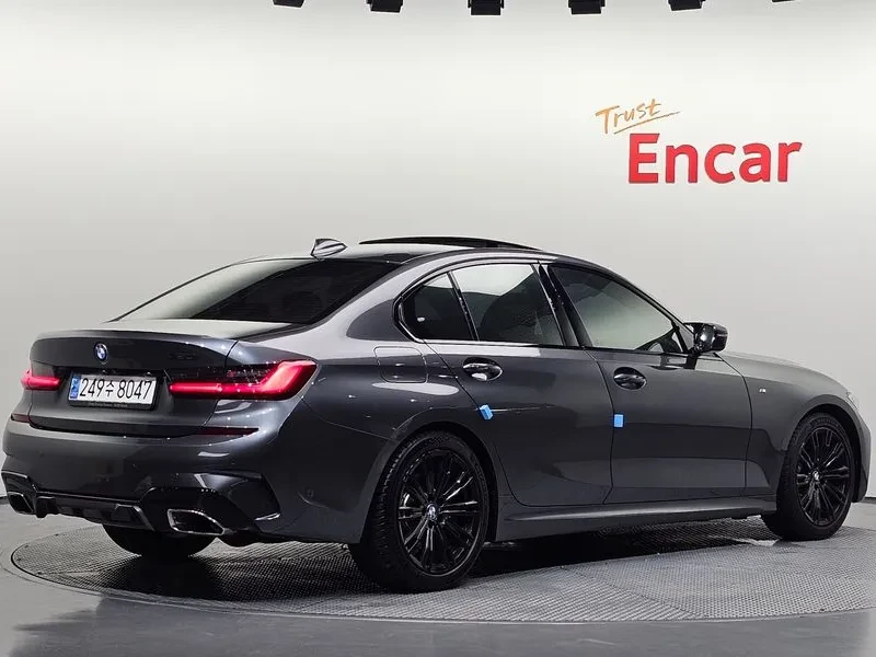 BMW 320 I M SPORTS, снимка 2 - Автомобили и джипове - 55205969