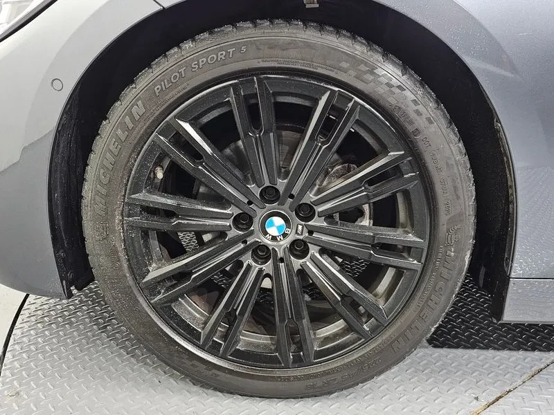BMW 320 I M SPORTS, снимка 5 - Автомобили и джипове - 55205969