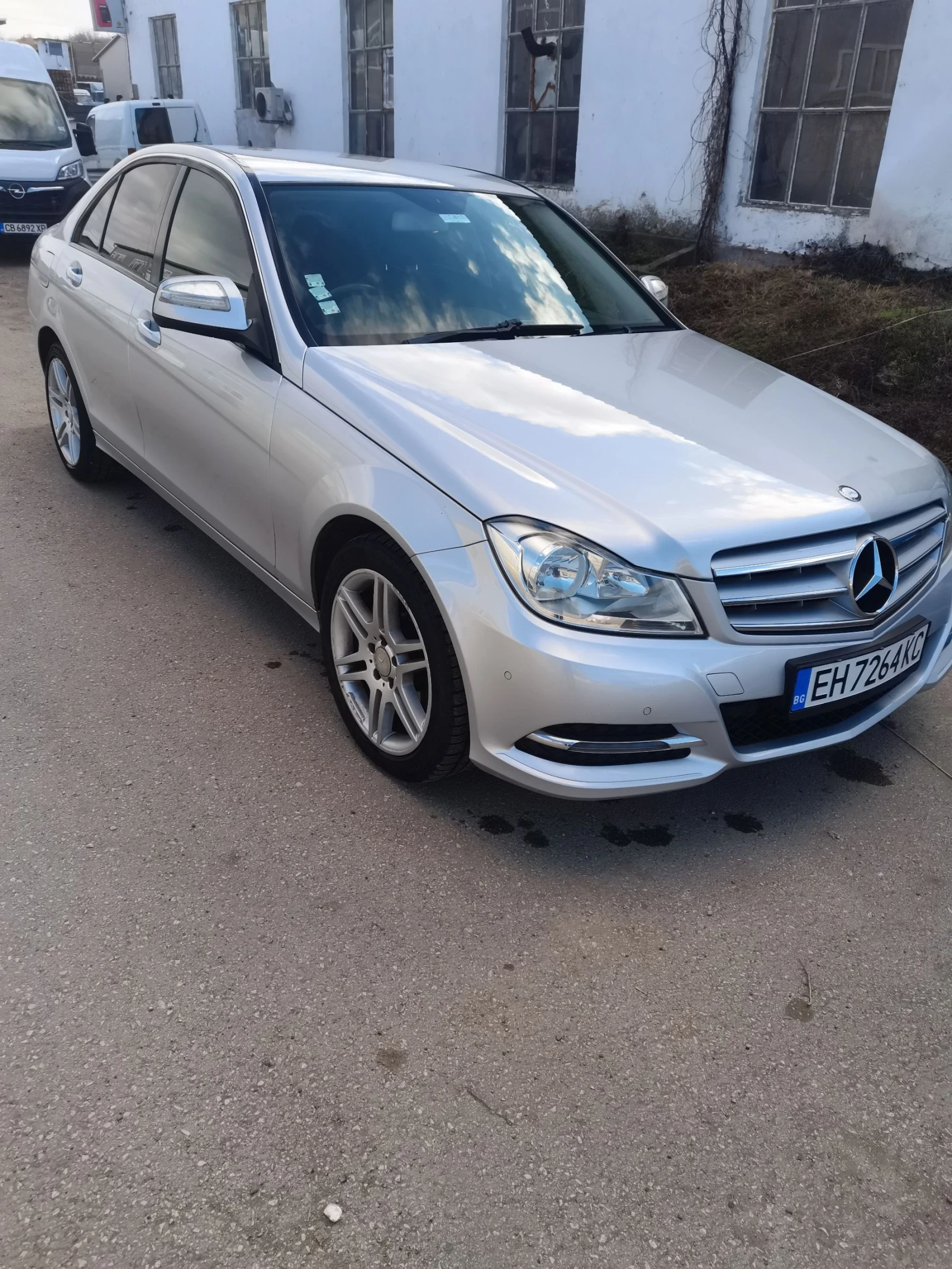 Mercedes-Benz 220 220cdi - изображение 2