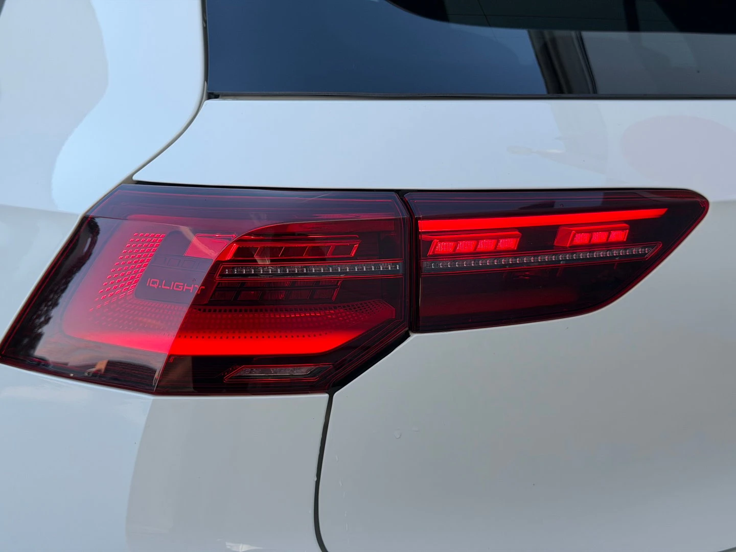 VW Golf 8 R 2.0 TSI OPF 4MOTION - изображение 5