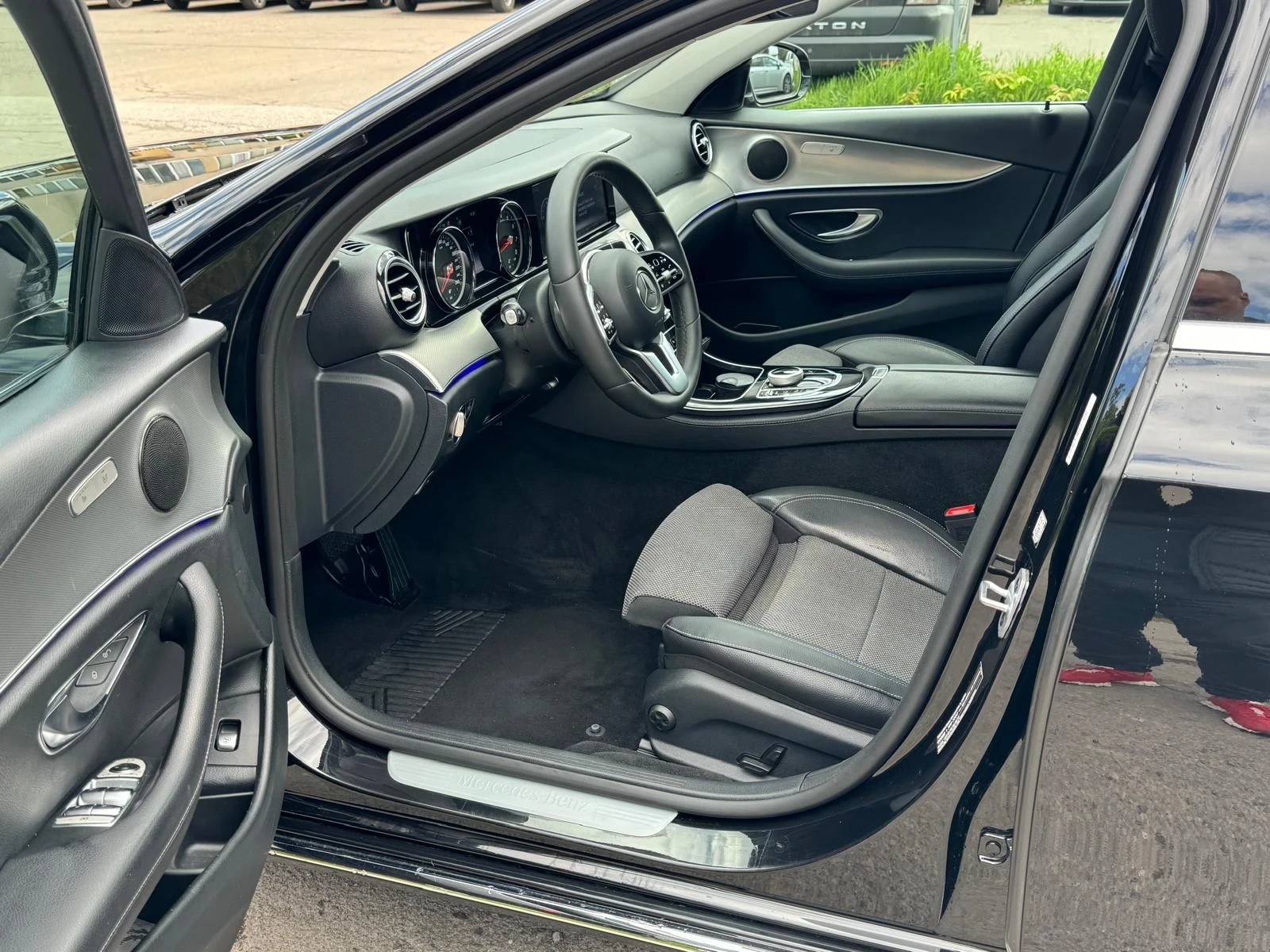 Mercedes-Benz E 200  - изображение 6