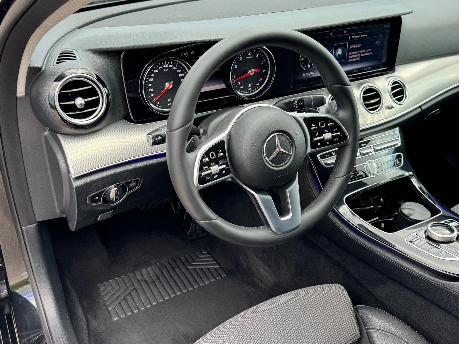 Mercedes-Benz E 200  - изображение 7