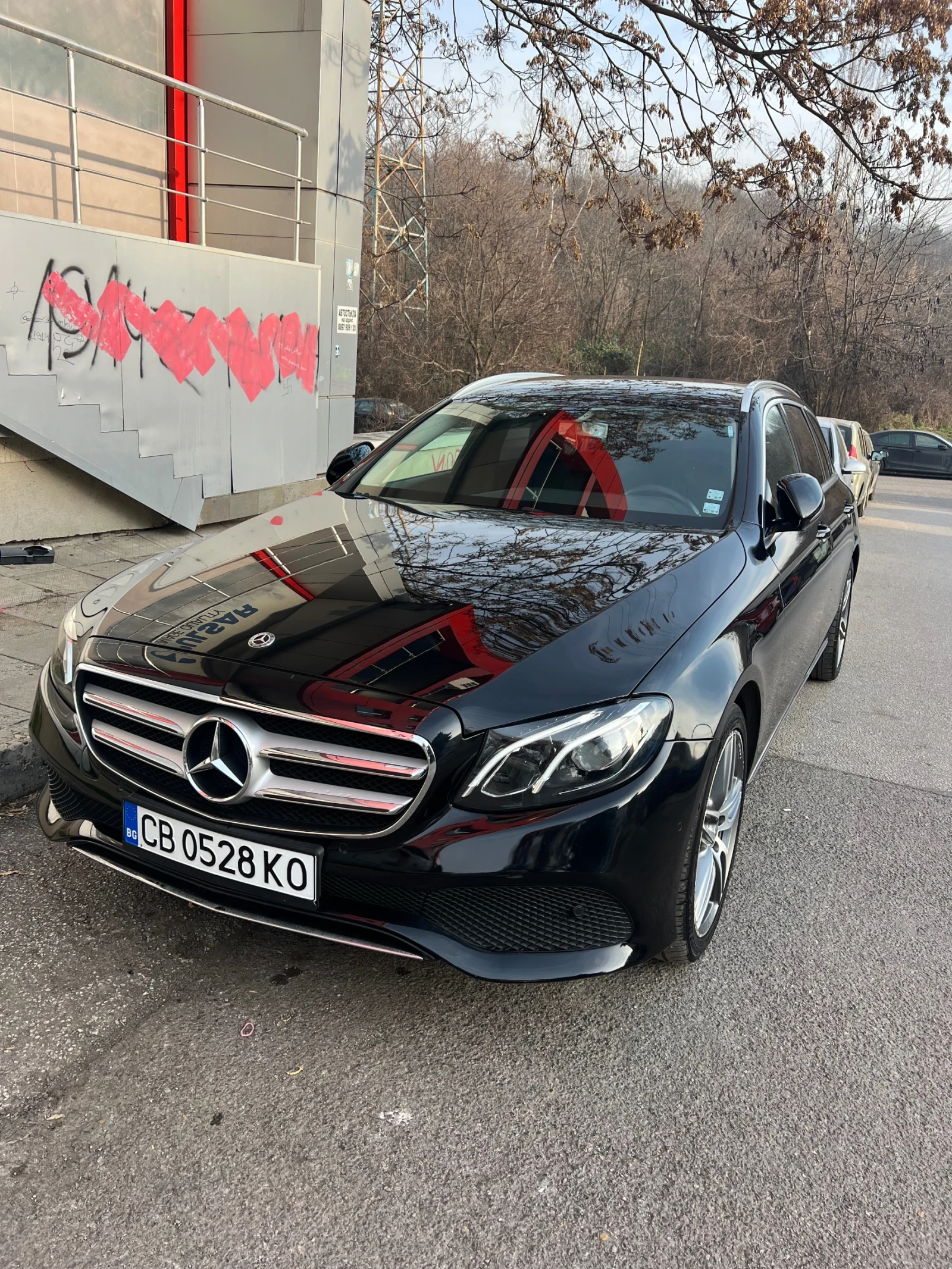 Mercedes-Benz E 200  - изображение 3