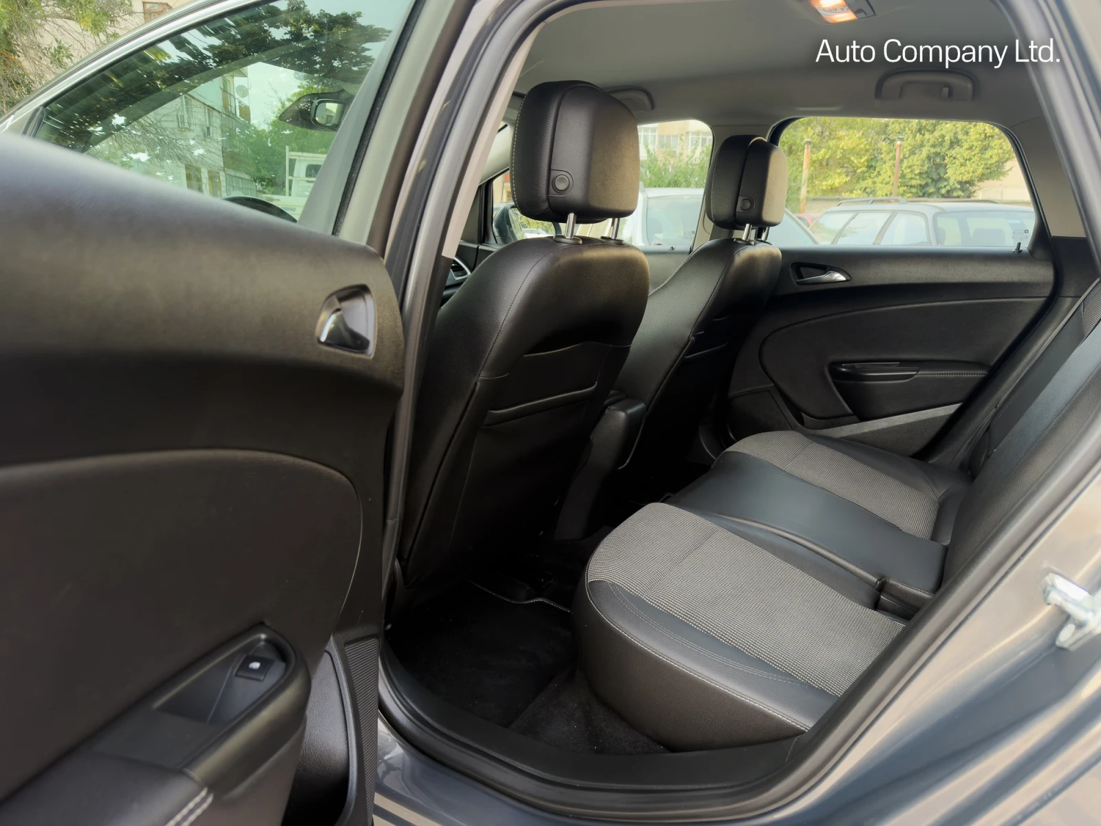 Opel Astra 1.6CDTI * FACE* , снимка 11 - Автомобили и джипове - 55666369
