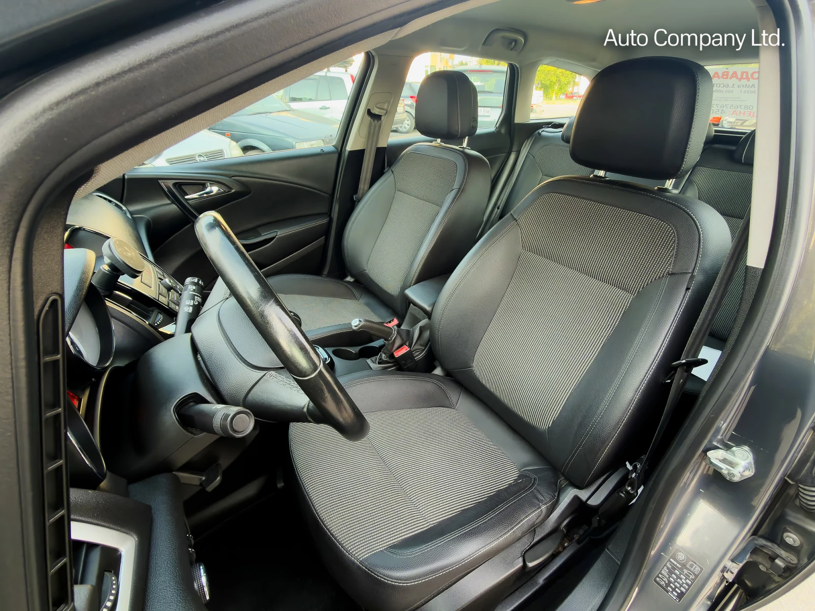 Opel Astra 1.6CDTI * FACE* , снимка 8 - Автомобили и джипове - 55666369