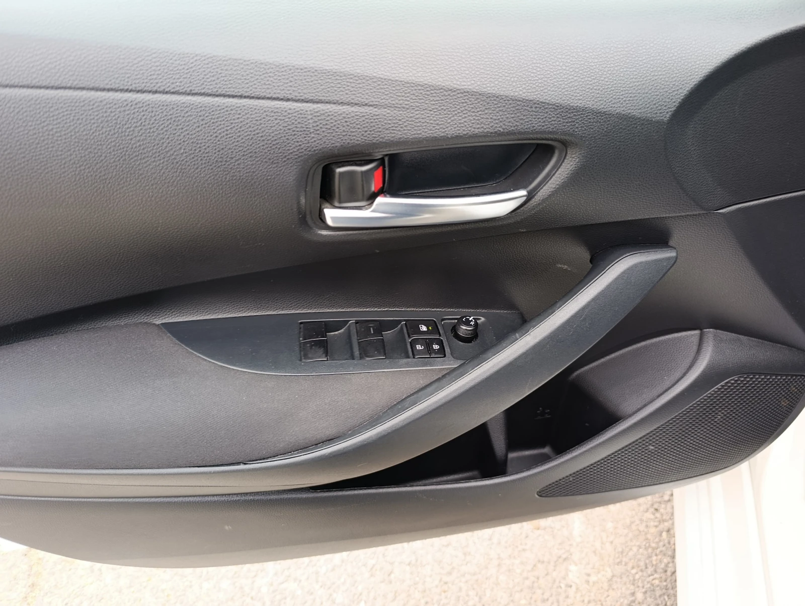 Toyota Corolla 1.5 DYNAMIC FORCE | Mobile.bg � ����������� 12