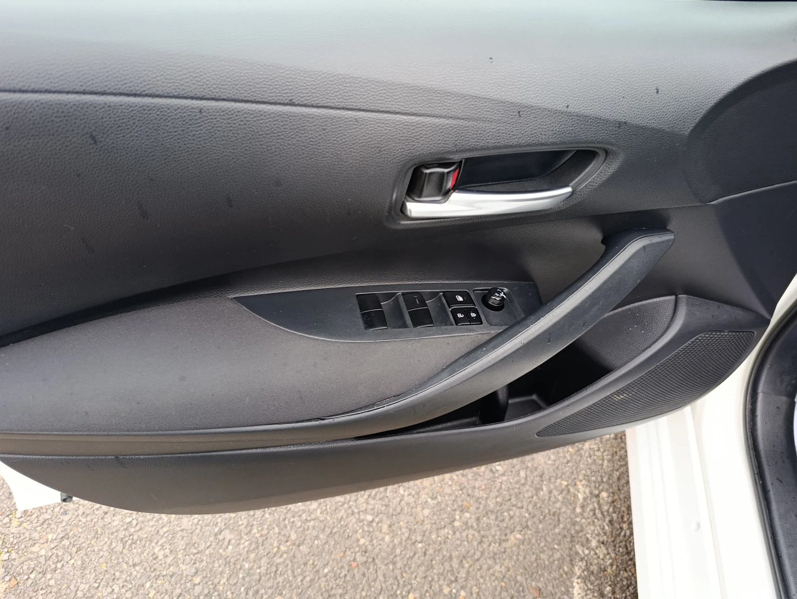 Toyota Corolla 1.5 DYNAMIC FORCE, снимка 8 - Автомобили и джипове - 53563481