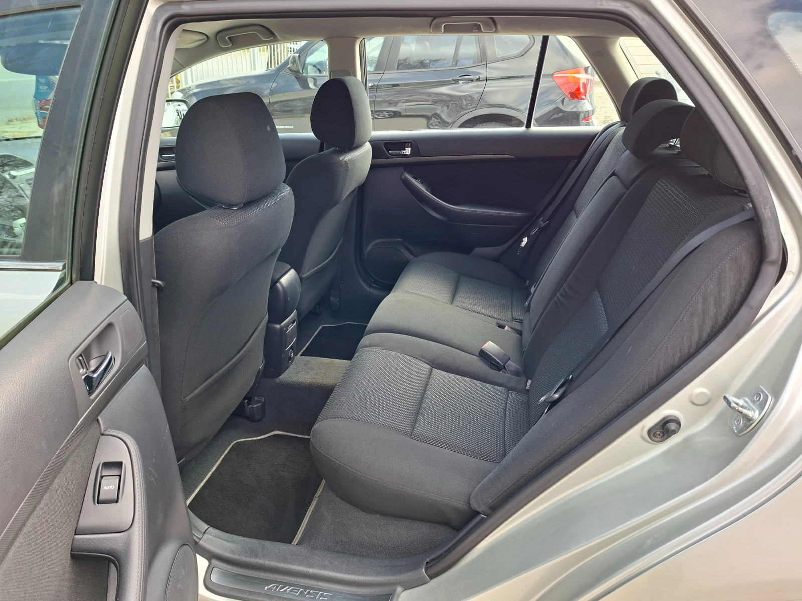 Toyota Avensis 1.8/129ks. | Mobile.bg � ����������� 11