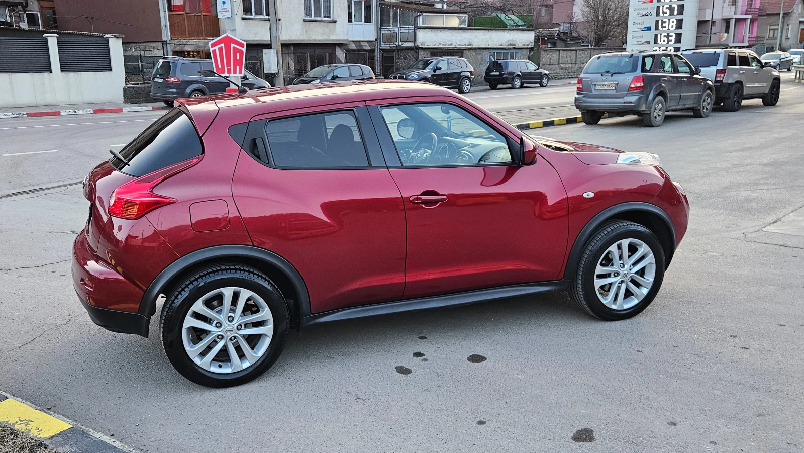 Nissan Juke 1.6T AVTOMAT/4X4/NAVIGACIA, снимка 8 - Автомобили и джипове - 53868186