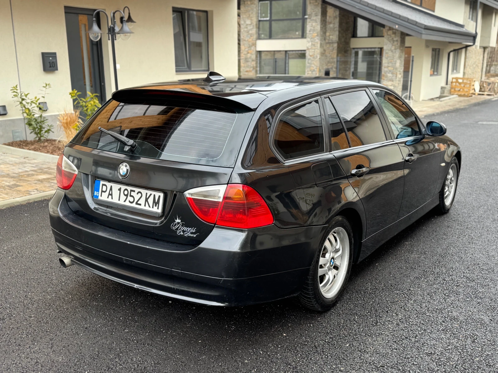 BMW 320 Навигация/Обслужен/Топ Състояние/, снимка 4 - Автомобили и джипове - 53952352