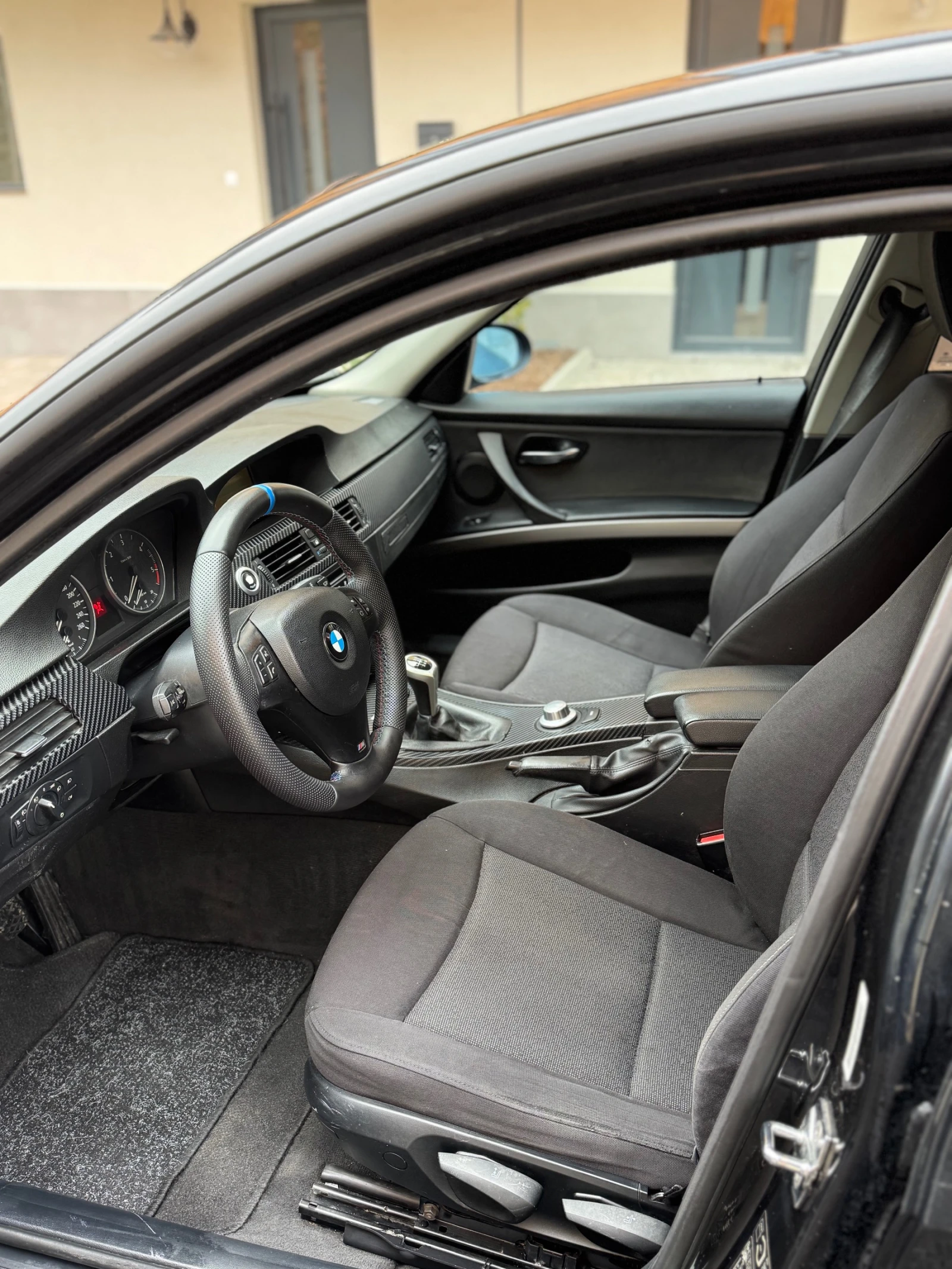 BMW 320 Навигация/Обслужен/Топ Състояние/, снимка 11 - Автомобили и джипове - 53952352