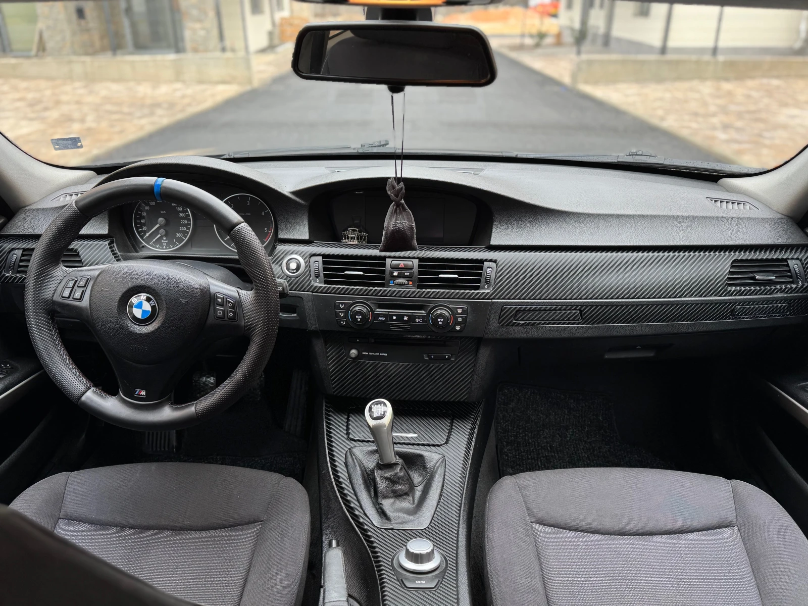 BMW 320 Навигация/Обслужен/Топ Състояние/, снимка 6 - Автомобили и джипове - 53952352