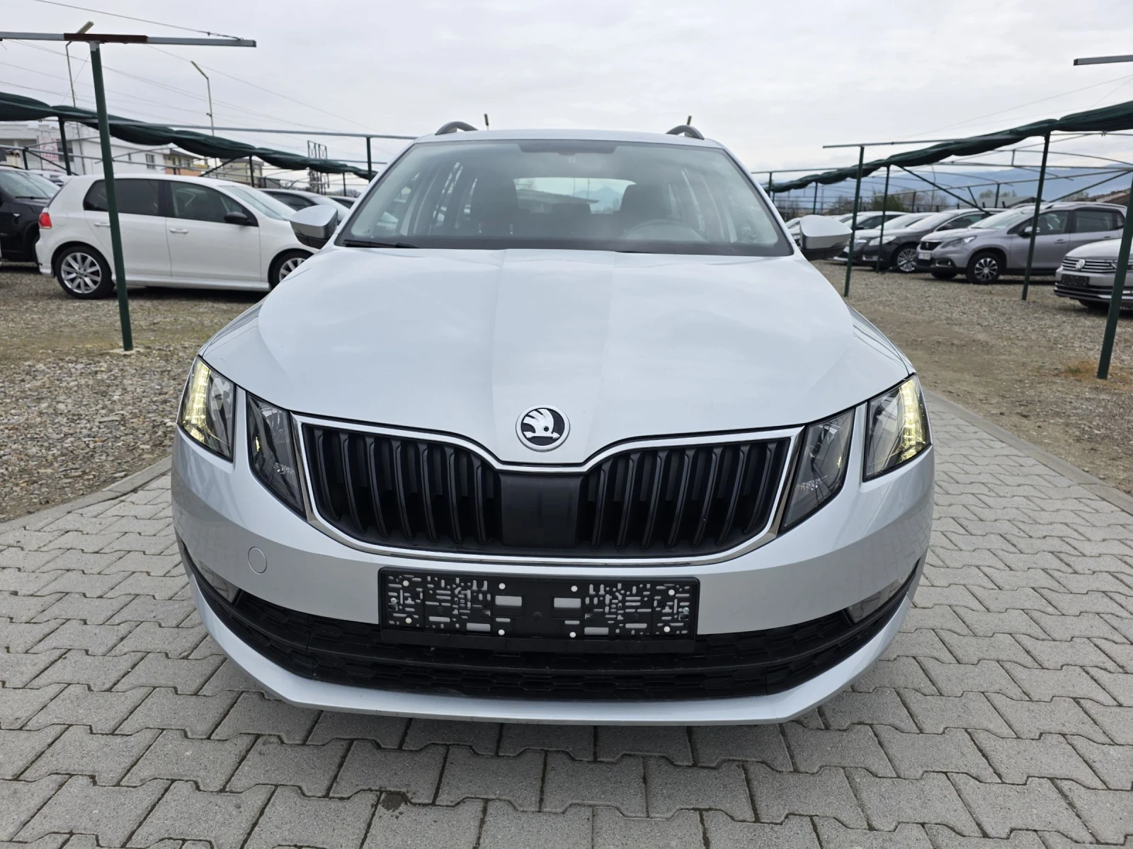 Skoda Octavia 1.6TDi Navi EURO6D Лизинг, снимка 2 - Автомобили и джипове - 54036614
