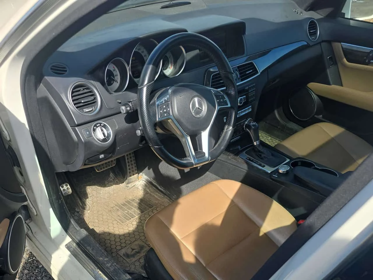 Mercedes-Benz C 350 * CARFAX * ЦЕНА ДО БГ, снимка 6 - Автомобили и джипове - 54113613