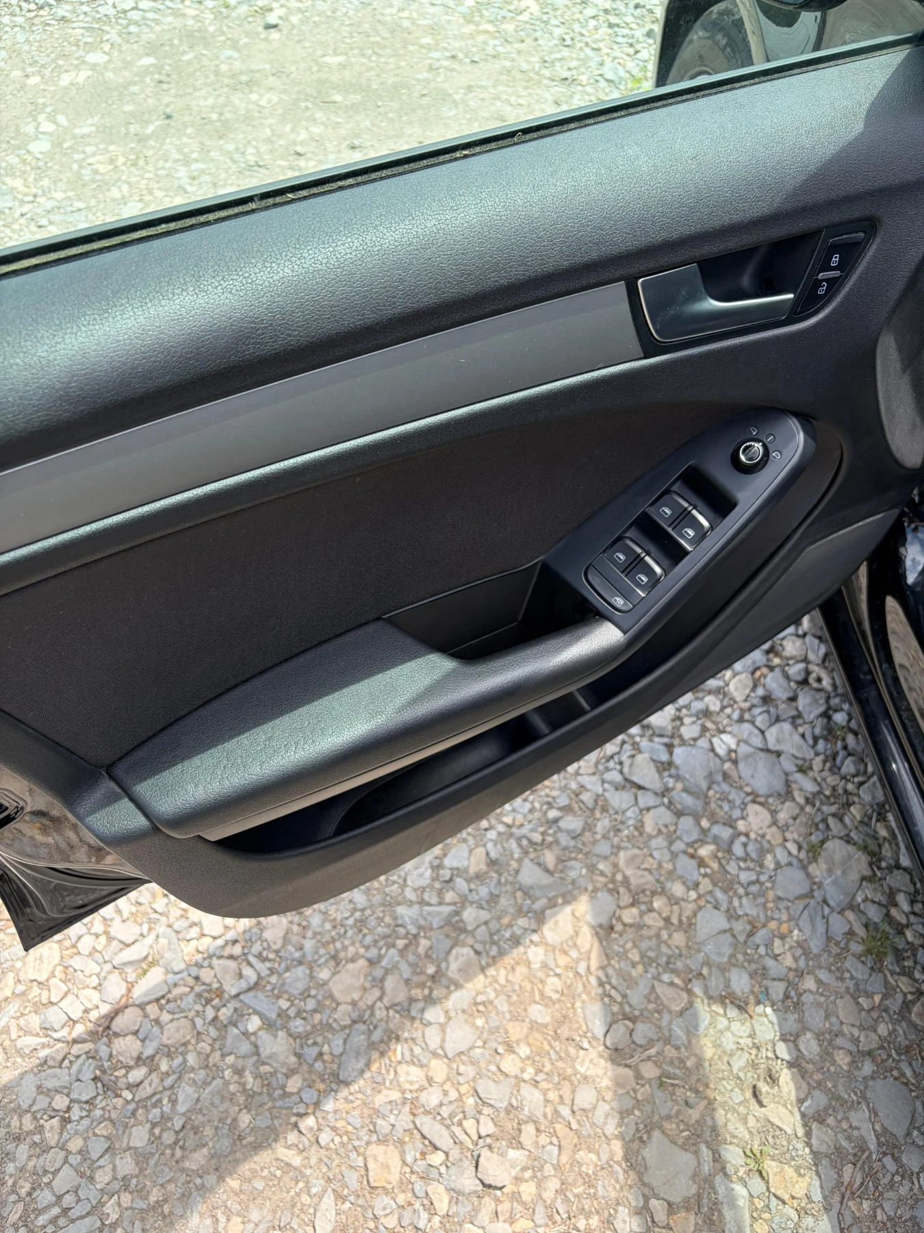Audi A4 2.0 TDI 143 кс. 2010 г., снимка 5 - Автомобили и джипове - 54645939