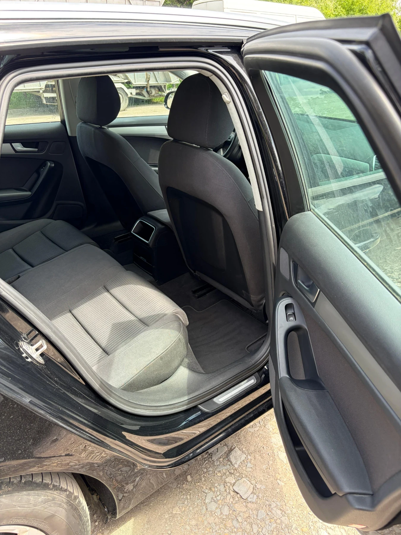 Audi A4 2.0 TDI 143 кс. 2010 г., снимка 15 - Автомобили и джипове - 54645939