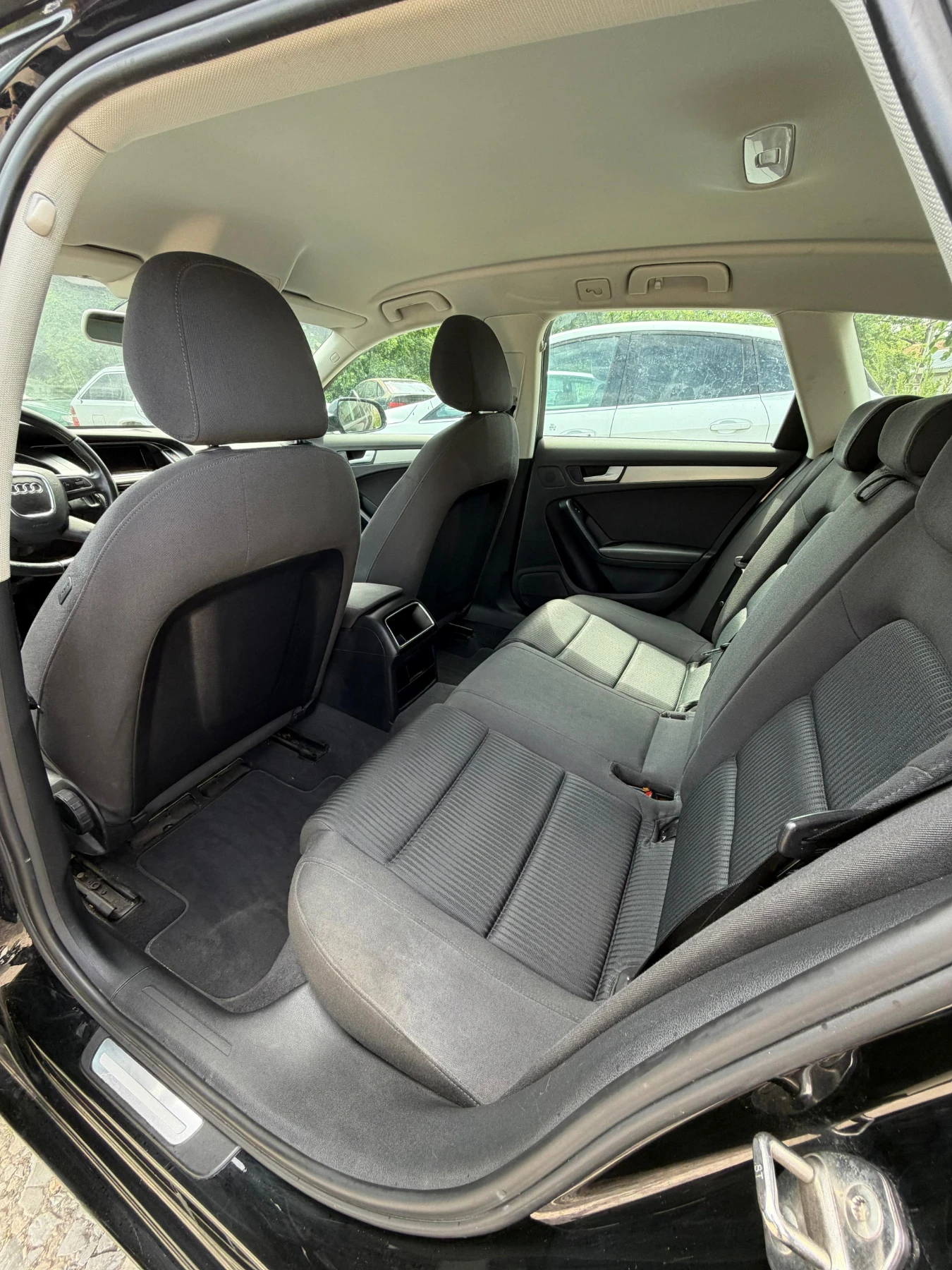 Audi A4 2.0 TDI 143 кс. 2010 г., снимка 6 - Автомобили и джипове - 54645939