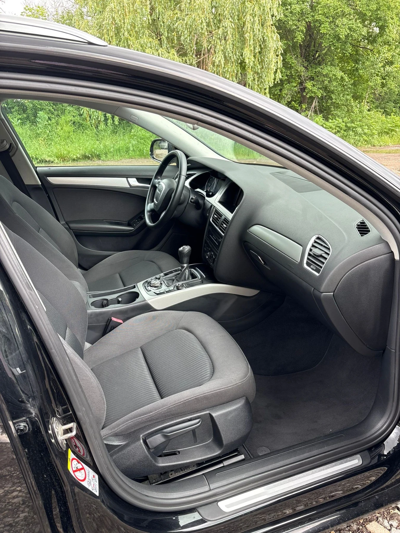 Audi A4 2.0 TDI 143 кс. 2010 г., снимка 16 - Автомобили и джипове - 54645939