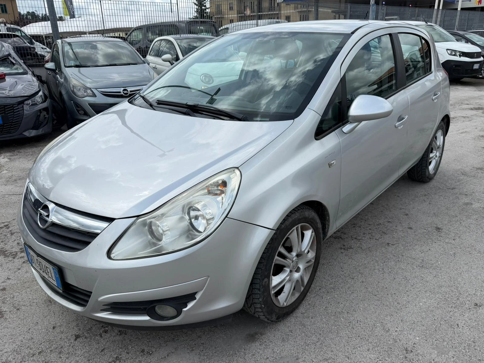 Opel Corsa Нави/метан /теглич , снимка 2 - Автомобили и джипове - 54745922