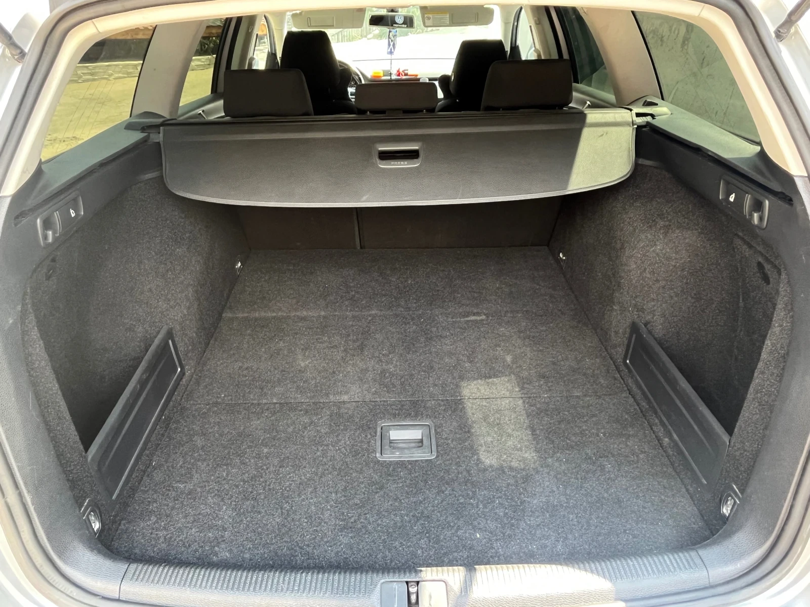 VW Passat 1.6 TDI, снимка 15 - Автомобили и джипове - 55931406