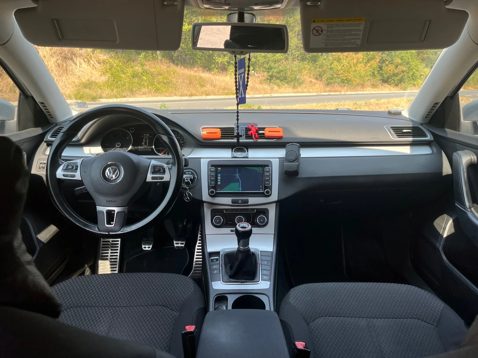 VW Passat 1.6 TDI, снимка 13 - Автомобили и джипове - 55931406